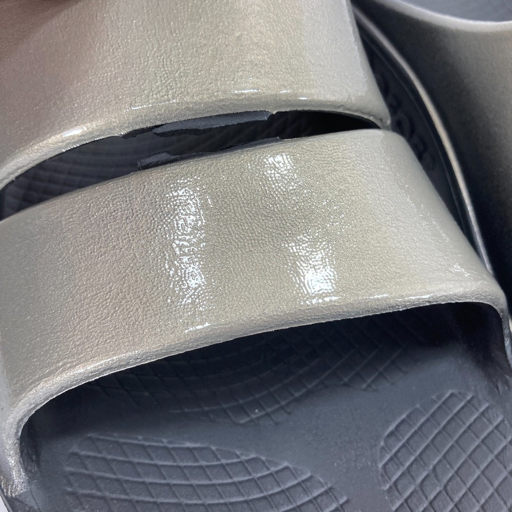 OOFOS OOahh Luxe Slides Mens 9 Womens 11 Recovery Metallic Unisex Sandals - Picture 8 of 10